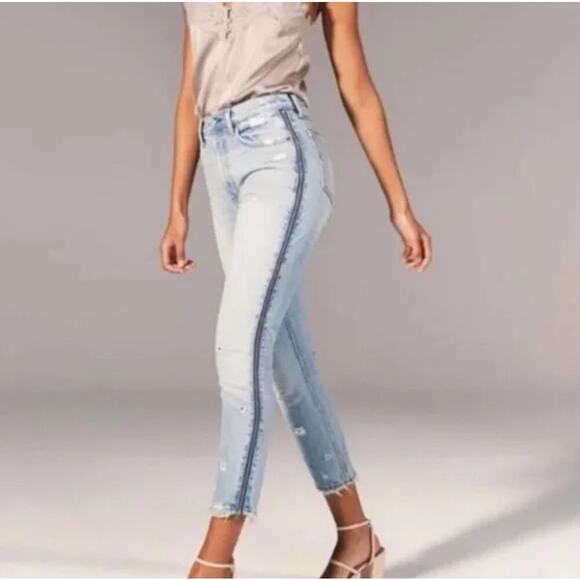 ABERCROMBIE | Annie High Rise Girlfriend Jeans Side Zippers | 14 - Picture 2 of 8